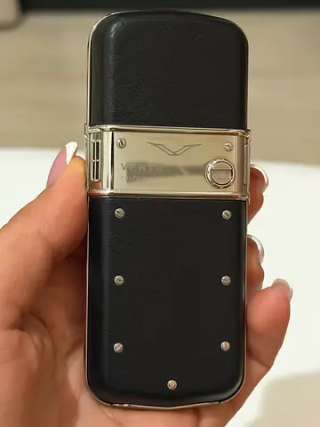 Vertu Signature S Design - Preowned Luxury Mobile Phone