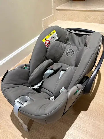 Cybex Cloud Z newborn car seat