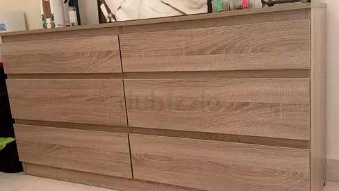 Light Oak 6-Drawer Dresser / Chest of Drawers - Good Condition