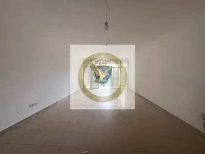 تكييف مجاني وباركن  مع جيم ومسبح مجاني موقع مميز وحيوي قريب من كل الخدمات مثل المقاهي والمتاجر وقريب من مخرج دبي