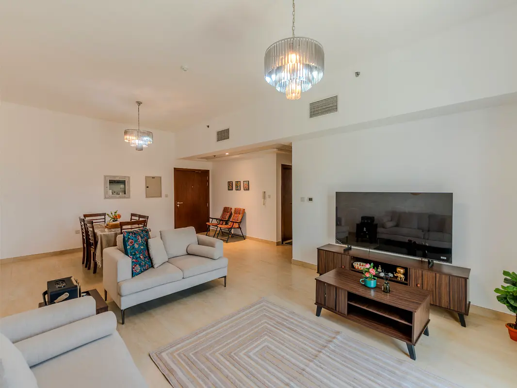 Large Layout 2BR | City View | Closed Kitchen