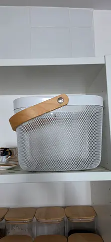 Mesh Kitchen Fruit/Storage Basket with Wooden Handle - White
