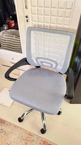 Lightweight Grey Mesh Office Chair with Armrests