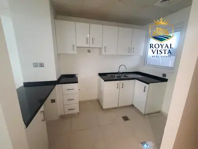 3 Bedrooms Big Living Area Huge Kitchen Well Maintained Townhouse