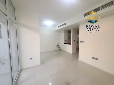 3 Bedrooms Big Living Area Huge Kitchen Well Maintained Townhouse