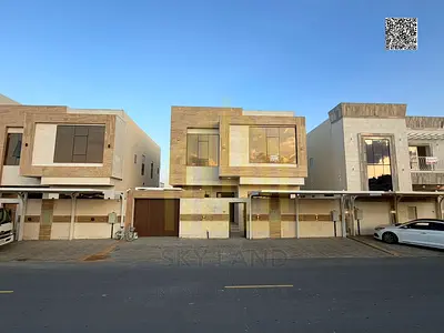 With electricity, water, and central air conditioning, two floors, stone facade, prime location, setback in front of the villa, with the possibility o