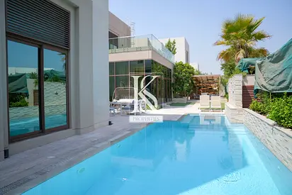 Prestigious Villa With Private Pool And Garden