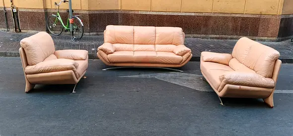 Beige Leather 3-Piece Sofa Set (3-seater + 2 armchairs) - Good Condition