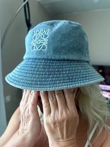 HAT LOEWE
