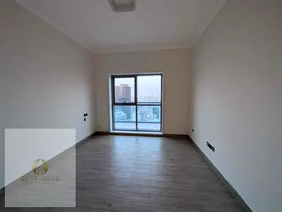 SPACIOUS||BALCONY LUNDRY||REAR VIEW