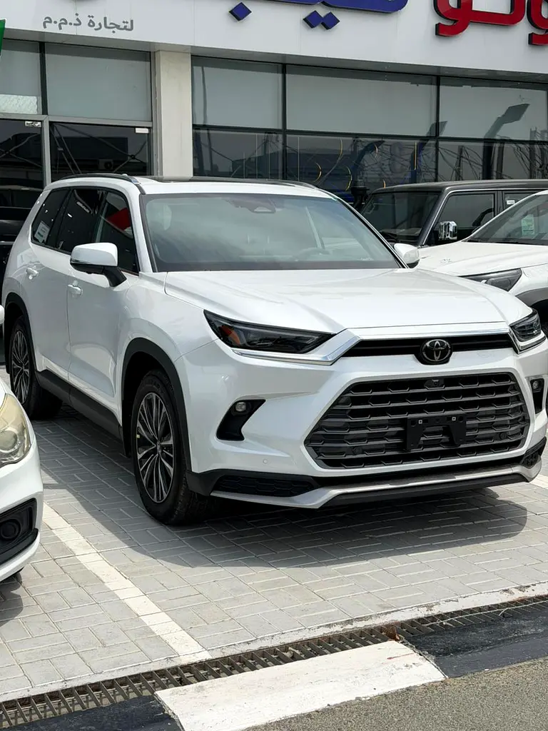 Toyota Grand Highlander 2026 — photo 1 of 14