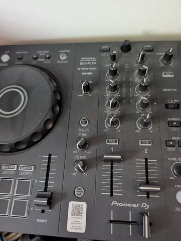 Pioneer DJ Controller/Mixer - Compact 2-channel DJ Deck in Good Working Condition
