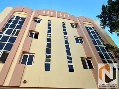 للبيع بناية سكنية  في إمارة الشارقة – منطقة مويلح التجارية