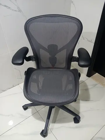 Selling Remastered Herman miller Office Chair excellent condition Posture Fitt