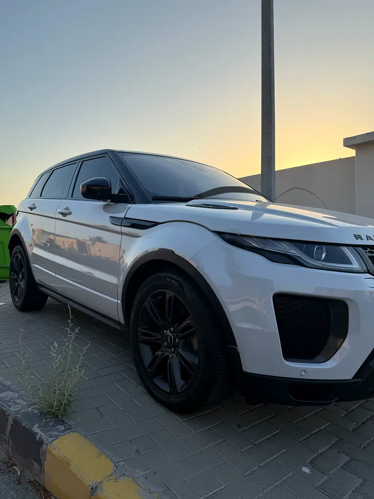 Land Rover Range Rover Evoque 2018 — photo 1 of 14