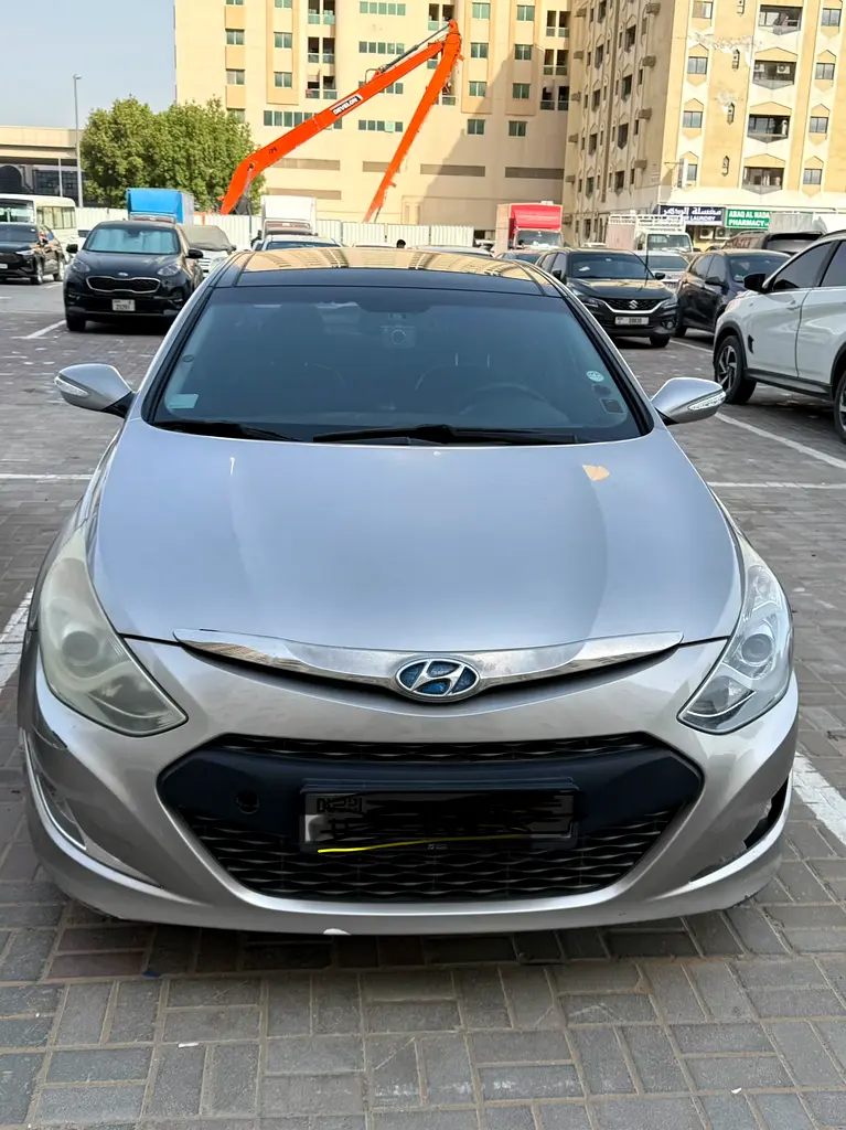Hyundai Sonata 2013 — photo 1 of 6