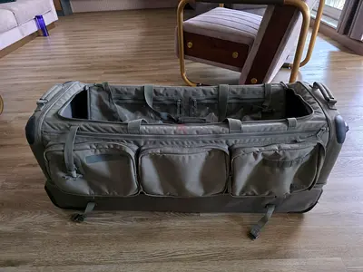 Large Olive Green Camp Travel Bag / Club Carrier - Hard Base, Wheels