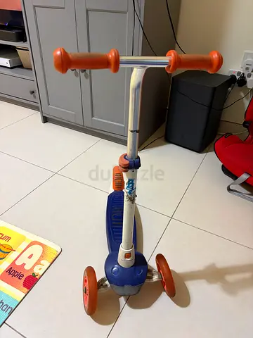 Decathlon 3 Wheel Scooter – Light on wheel while running...Good Used Condition