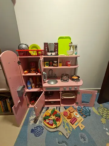 Kid pink kitchen sold with all items