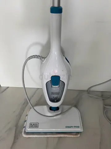 Black+Decker Steam Mop - Lightweight Floor Steamer (with accessories)