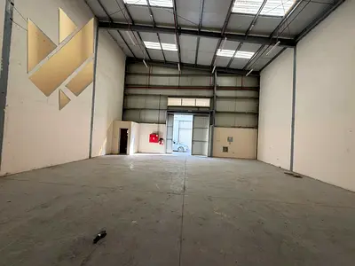 Warehouse in Industrial 12 2000 sqft full fire system insulated roof private bathroom main road up to 4 payments
