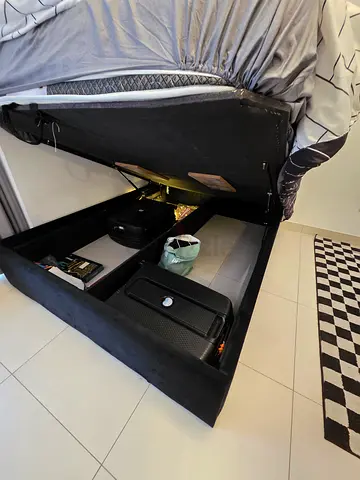 Queen 150 x200, Ottoman Storage Bed Frame with Lift-Up Base - Black