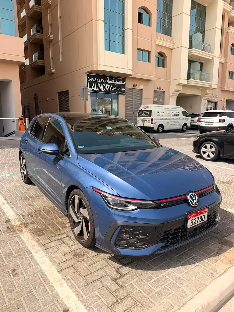 Volkswagen Golf 2025 — photo 1 of 18