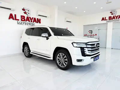 تويوتا لاند كروزر VXR 3.5L تون تيربو ابيض / بيج خليجي الفطيم Toyota Land Cruiser VXR 2023 GCC Specs