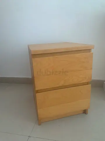 Light wood 2-drawer chest / bedside cabinet - good condition