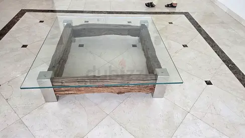 Excellent condition Marian home coffee table like a new