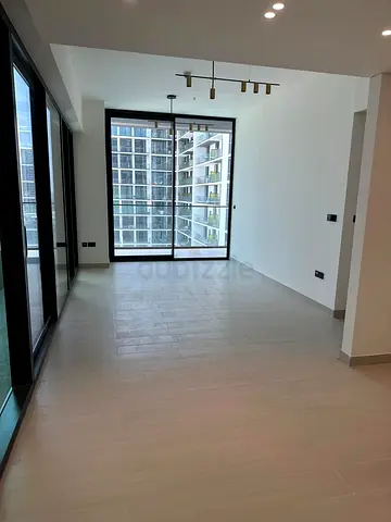 Large unit with pool direct from owner( no commission)
