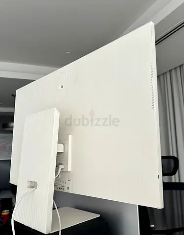 Samsung M8 32” 4K UHD Smart Monitor