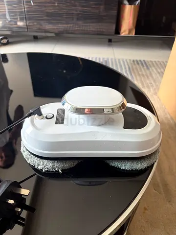 Electro vacuum cleaner for windows