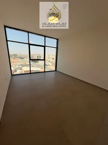 غرفتين وصالة أول ساكن في العامرة 📍 على شارع محمد بن زايد ✨ تشطيبات سوبر ديلوكس