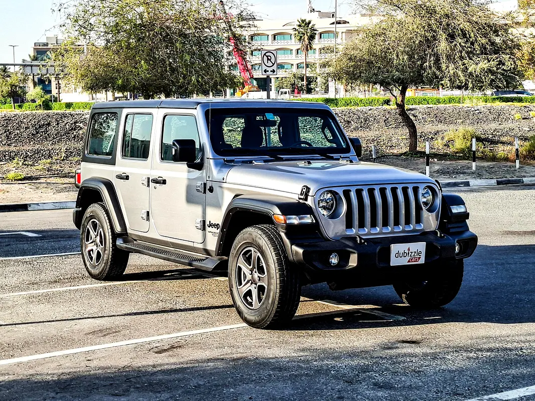 Jeep Wrangler Unlimited 2021 — photo 1 of 18