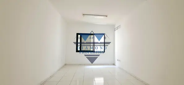 Very spacious and beautiful place family building good location Near by King faisal Rd 1bhk Cantral