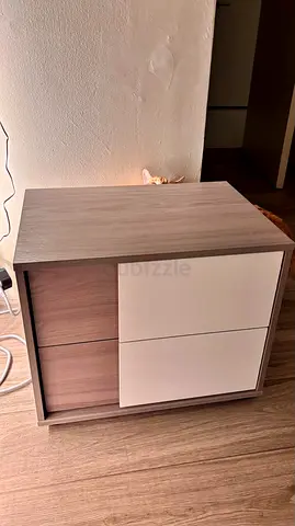 2-Drawer Modern Nightstand / Side Table