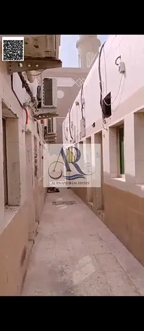 Labor Camp for Rent – Industrial Area 5, Sharjah 📍 Location: Sharjah – Industrial Area 5 🔥 Suitable For: Contracting companies Workshops
