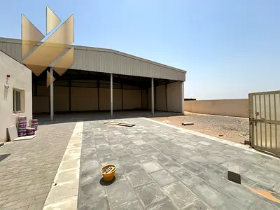 مصنع/مستودع جديد للإيجار في السجاد، الشارقة. مساحة المستودع: حوالي 3500 قدم مربع. مساحة الأرض الإجمالية: 10000 قدم مربع. الطاقة: 70 كيلوواط