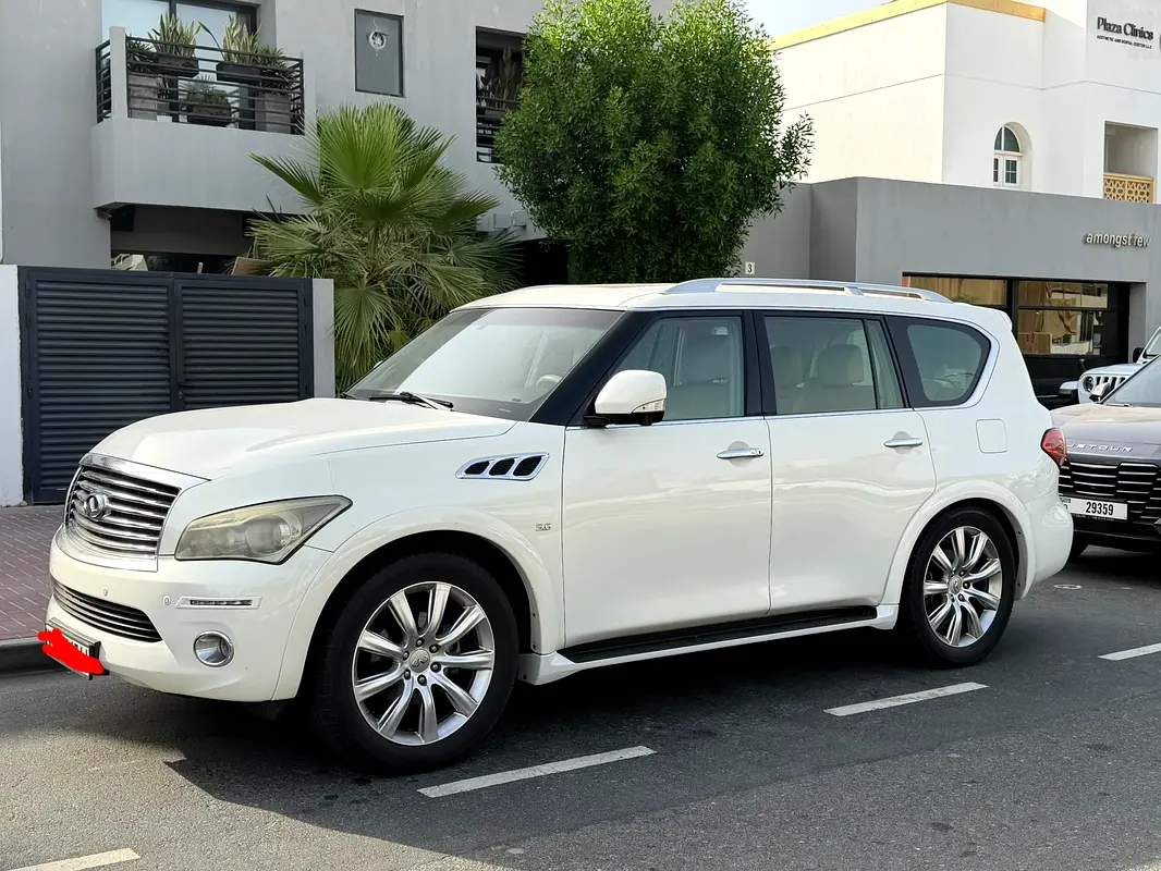 Infiniti QX80 2014 — photo 1 of 12