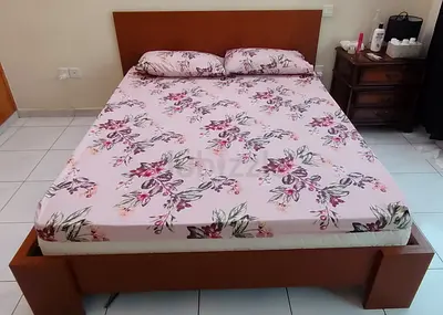 Bed with mattress 160×200 queen size