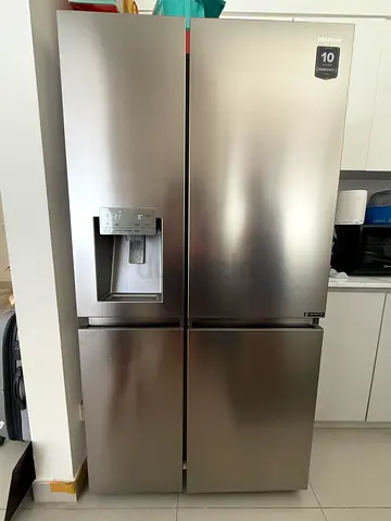 Hisense Stainless steel 2-door French fridge with water and ice dispenser - excellent condition