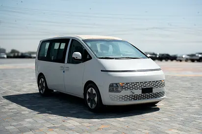 HYUNDAI STARIA A/T DIESEL PRESTIGE 11 SEATS 2025 GCC AUTO DOOR FULL OPTIONS