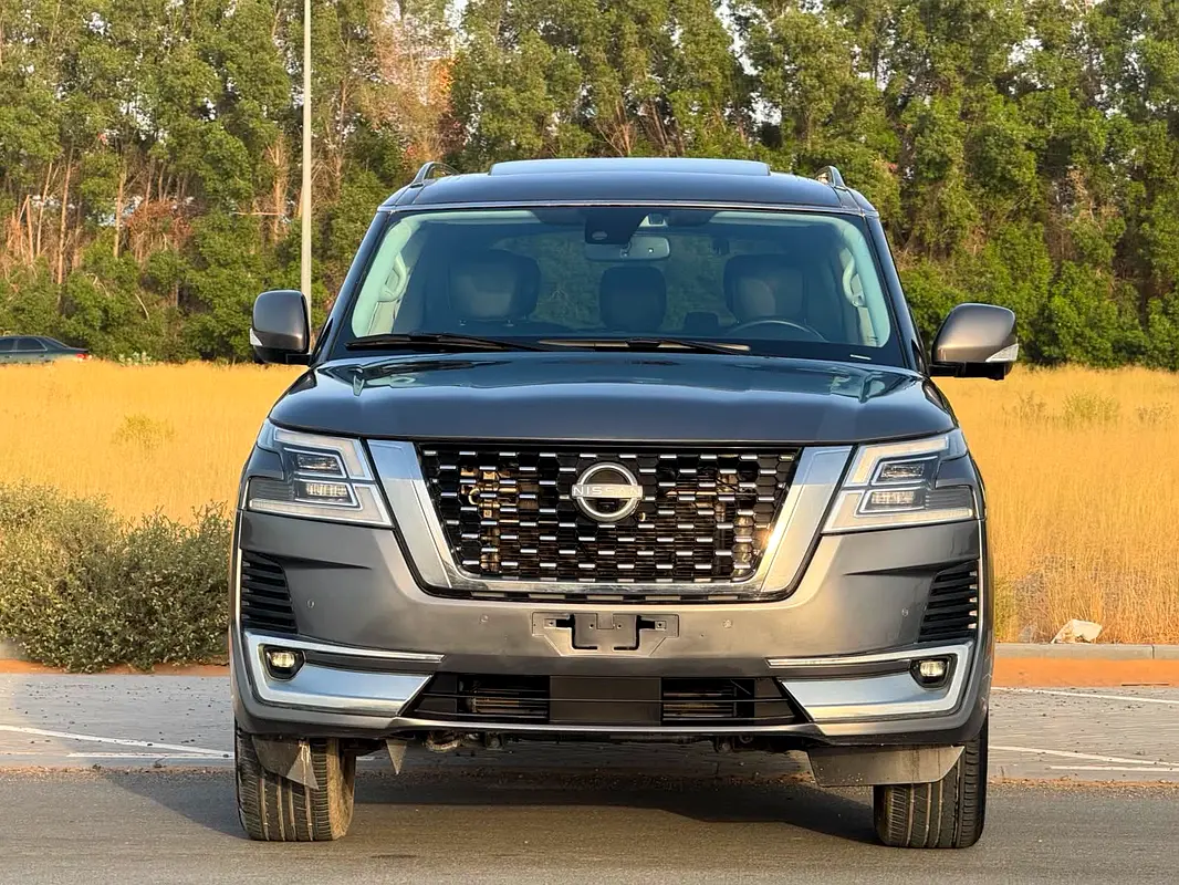Nissan Armada 2019 — photo 1 of 18
