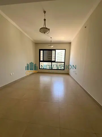 غرفة وصالة للإيجار في الخان – الشارقة | 2 حمام | خزائن حائط | باركن | 4 دفعات