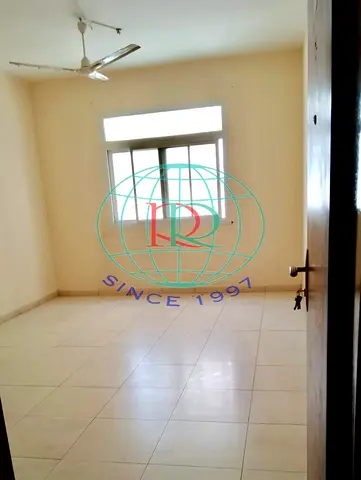 SPACIOUS STUDIO WITH SPLIT A/C AVAILABLE IN BU TINA AREA NEAR TO LAKEE ABAYA CENTER.