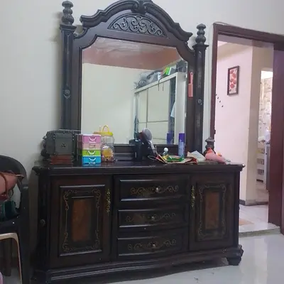 Solid Wood Antique-Style Dresser with Large Mirror (Dark Finish)