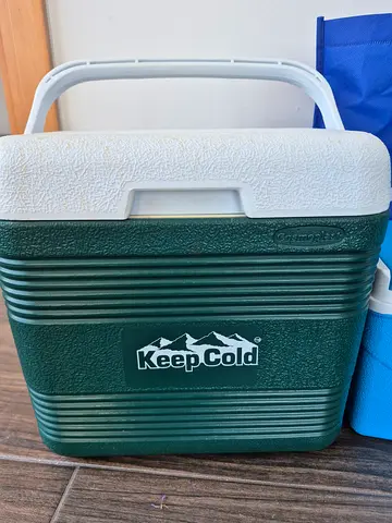 Coleman-style Portable Cooler Box - KeepCold, Good Condition