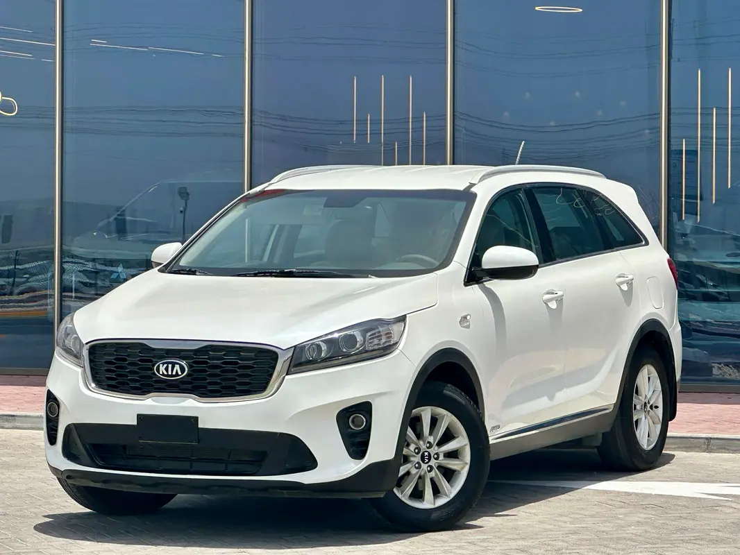 Kia Sorento 2020 — photo 1 of 11
