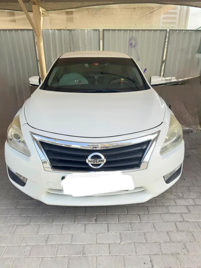 Nissan Altima 2016 — photo 1 of 5
